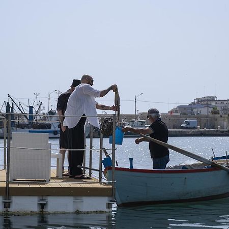 Houseboat Floatart Experience Bisceglie Hotel Luaran gambar