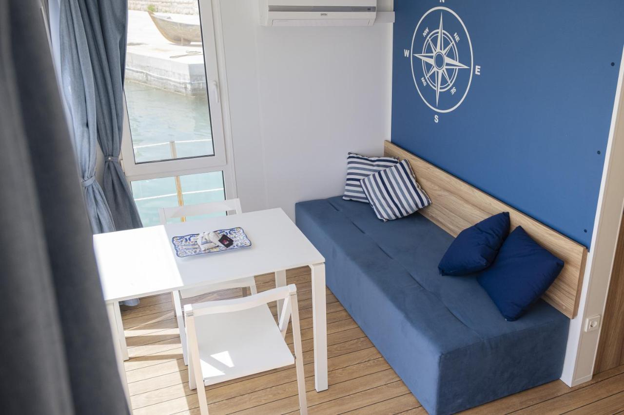 Houseboat Floatart Experience Bisceglie Hotel Luaran gambar